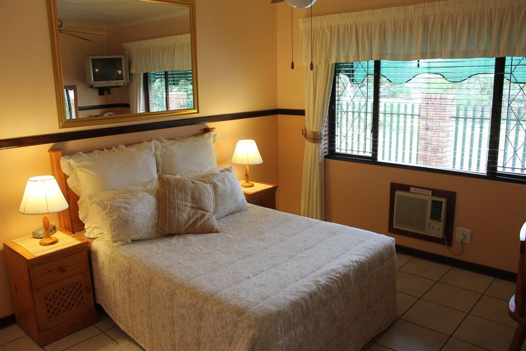 La Mer Lodge Richards Bay Chambre photo